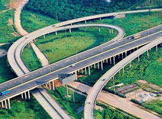 成套破碎篩分設(shè)備在高速公路建設(shè)的應(yīng)用