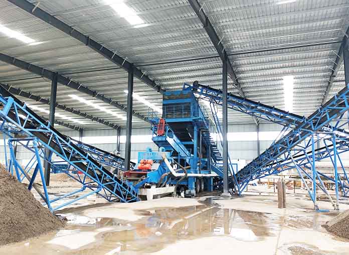 時產(chǎn)150噸的移動破碎站破碎鵝卵石在河南啟動