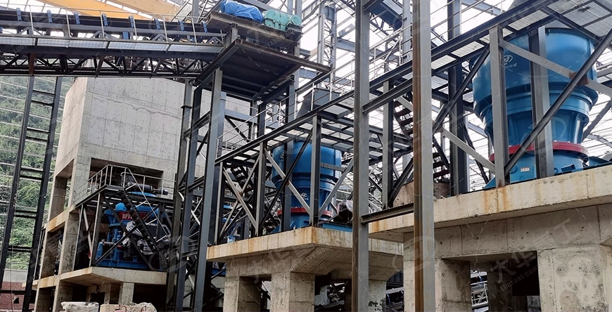 生產(chǎn)線中碎設(shè)備