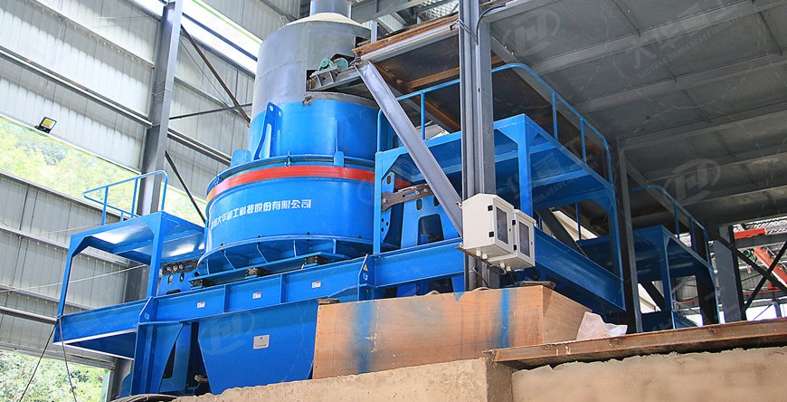 立式?jīng)_擊破碎機(jī)