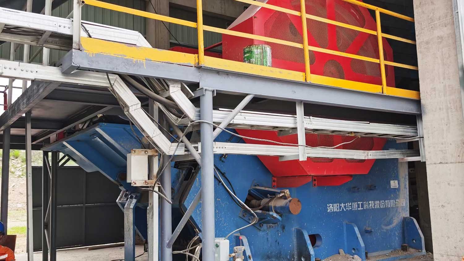 多缸圓錐破碎機(jī)