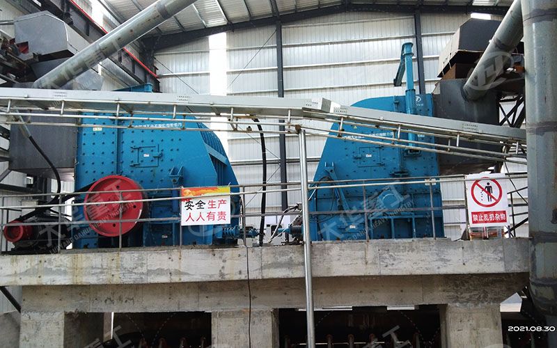 立式?jīng)_擊破碎機(jī)