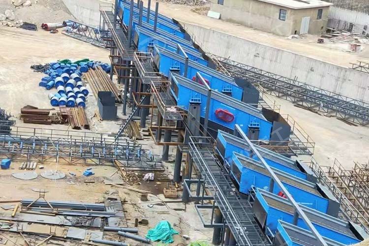 云南昆明某石料廠項(xiàng)目洛陽大華公司主機(jī)設(shè)備安裝完成