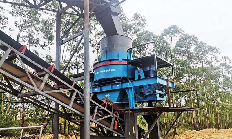 立式?jīng)_擊破碎機(jī)