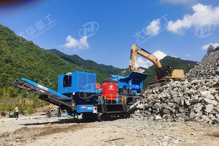 大型履帶式移動破碎站現(xiàn)場高效運行