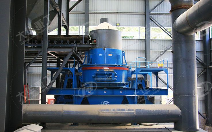 立式?jīng)_擊破碎機(jī)