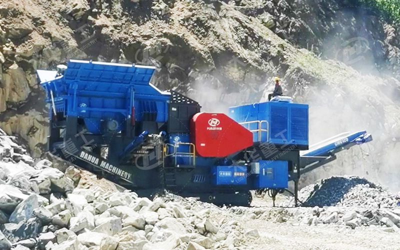 建筑垃圾加工選擇移動式破碎機的原因