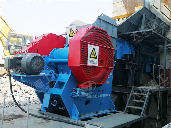 顎式破碎機(jī)的介紹及使用時的注意事項(xiàng)
