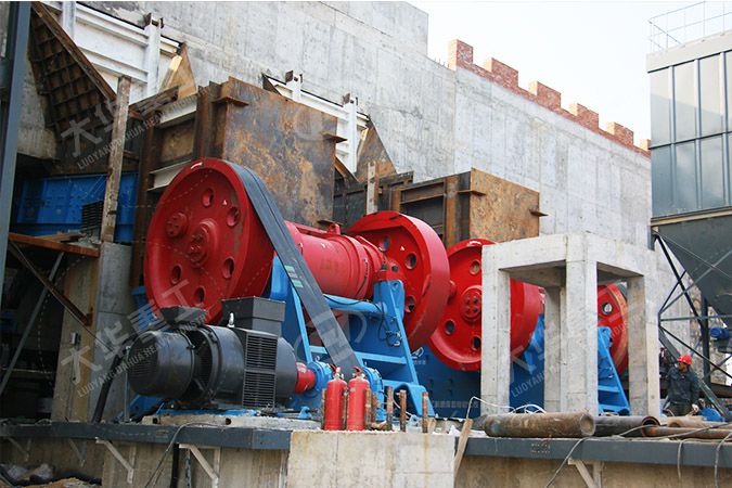 顎式破碎機加工鵝卵石的獨特優(yōu)勢及價格定位