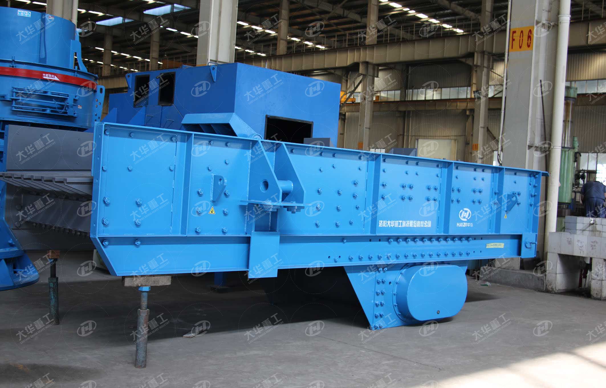 時產(chǎn)300噸的制砂生產(chǎn)線需要哪些設備