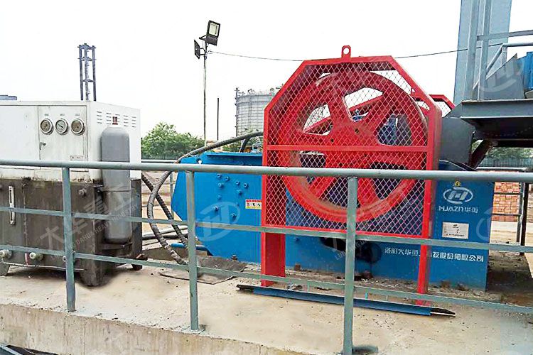 液壓顎式破石機(jī)