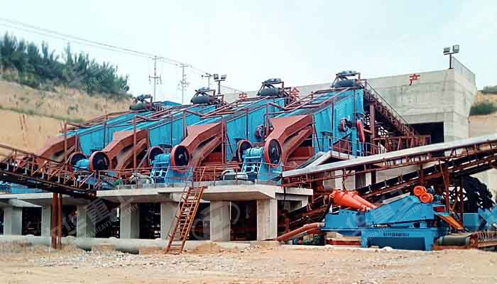 應(yīng)對(duì)礦山破碎篩分的場(chǎng)地限制和基建難題的策略