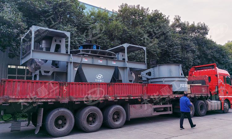 立式?jīng)_擊破碎機(jī)